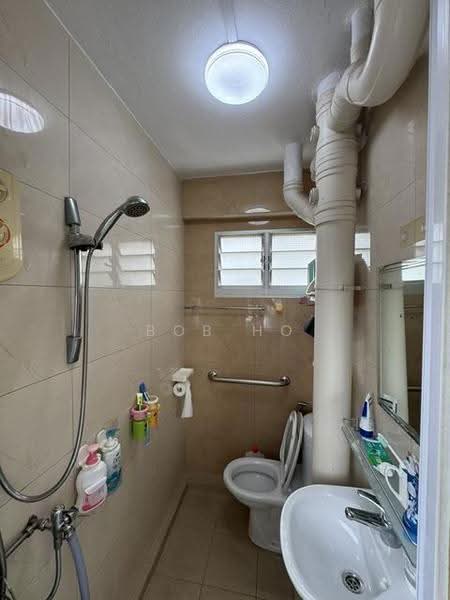 759 Yishun Street 72, 759 Yishun Street 72, Sembawang / Yishun, 3 Bedrooms, 904 sqft, HDB Flat For Sale, by Bob Ho, 500273802 - Bathroom - PropertyGuru.com.sg
