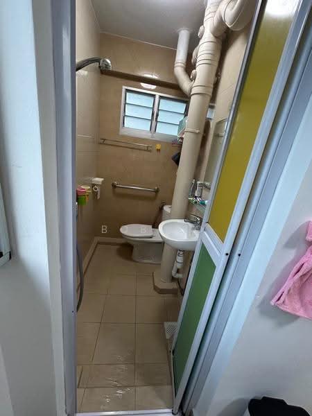 759 Yishun Street 72, 759 Yishun Street 72, Sembawang / Yishun, 3 Bedrooms, 904 sqft, HDB Flat For Sale, by Bob Ho, 500273802 - Bathroom - PropertyGuru.com.sg