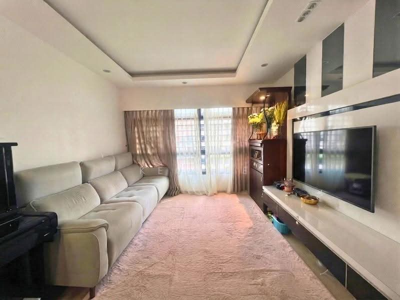 337C Tah Ching Road, 337C Tah Ching Road, Boon Lay / Jurong / Tuas, 3 Bedrooms, 1,012 sqft, HDB Flat For Sale, by Ken Lee, 500273816 - Living Room - PropertyGuru.com.sg