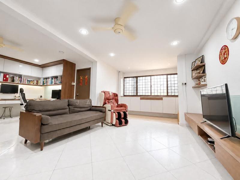 902 Jurong West Street 91, 902 Jurong West Street 91, Boon Lay / Jurong / Tuas, 4 Bedrooms, 1,313 sqft, HDB Flat For Sale, by Jade Low, 500273839 - Living Room - PropertyGuru.com.sg