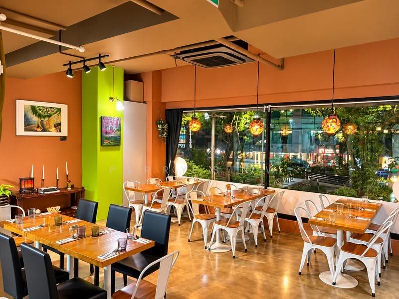 Orchard Towers, 400 Orchard Road, Orchard / River Valley, 2,350 sqft, Food & Beverage For Rent, by Perry Siow, 500273854 - Dining Room - CommercialGuru.com.sg