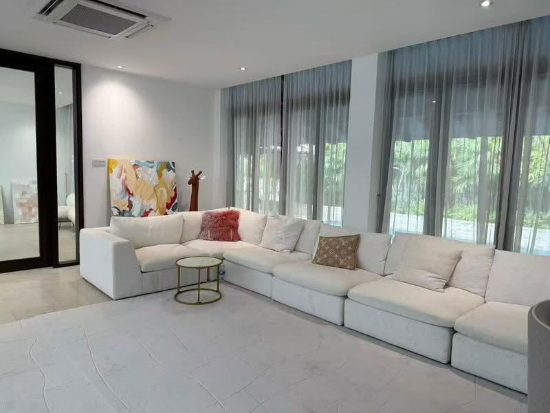 Caldecott Hill Estate, 22 Olive Road, Newton / Novena, Room Rental, 300 sqft, Detached House For Rent, by Lina ., 500273893 - Living Room - PropertyGuru.com.sg