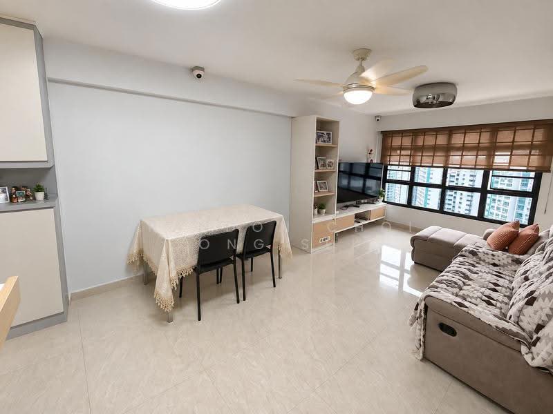 470A Fernvale Link, 470A Fernvale Link, Seletar / Yio Chu Kang, 3 Bedrooms, 1,001 sqft, HDB Flat For Sale, by Brandon Choi Yong Suk, 500273897 - Living Room - PropertyGuru.com.sg