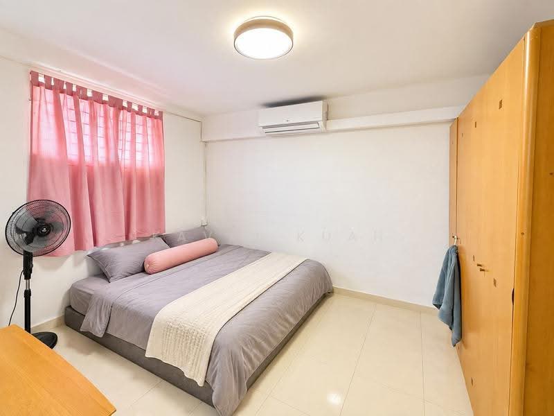4 Lorong 7 Toa Payoh, 4 Lorong 7 Toa Payoh, Balestier / Toa Payoh, 2 Bedrooms, 732 sqft, HDB Flat For Sale, by Kavin Kuah, 500273914 - Bedroom - PropertyGuru.com.sg