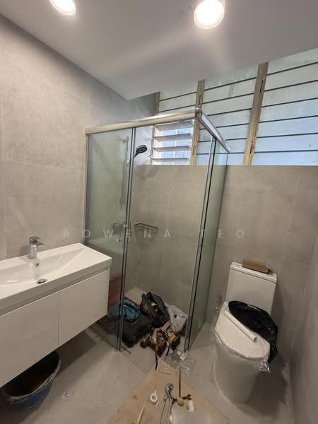 Wilmer House, 1 Saint Thomas Walk, Orchard / River Valley, 4 Bedrooms, 2,217 sqft, Condominium For Rent, by Rowena Teo, 500273921 - Common Bathroom - PropertyGuru.com.sg