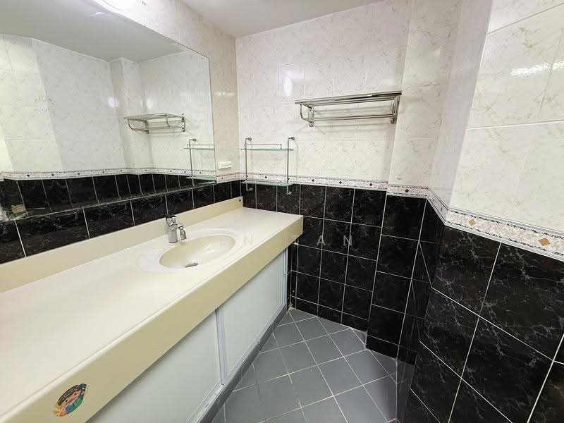 Melville Park, 26 Simei Street 1, Pasir Ris / Tampines, 2 Bedrooms, 958 sqft, Apartment For Rent, by Ken Tan, 500273934 - Bathroom - PropertyGuru.com.sg