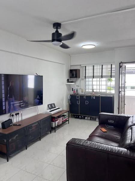 826 Tampines Street 81, 826 Tampines Street 81, Pasir Ris / Tampines, 2 Bedrooms, 700 sqft, HDB Flat For Sale, by Aizuddin Maulud, 500273944 - Living Room - PropertyGuru.com.sg