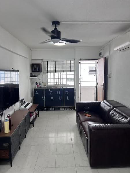 826 Tampines Street 81, 826 Tampines Street 81, Pasir Ris / Tampines, 2 Bedrooms, 700 sqft, HDB Flat For Sale, by Aizuddin Maulud, 500273944 - Living Room - PropertyGuru.com.sg