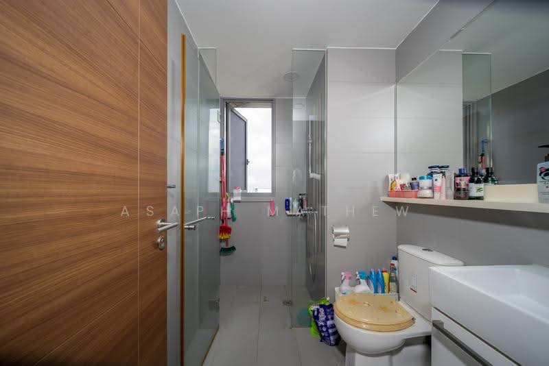 Arc at Tampines, 15 Tampines Avenue 8, Pasir Ris / Tampines, 3 Bedrooms, 1,055 sqft, Condominium For Sale, by Asaph Mathew, 500273947 - Bathroom - PropertyGuru.com.sg