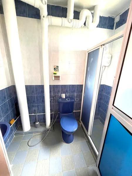 726 Tampines Street 71, 726 Tampines Street 71, Pasir Ris / Tampines, Room Rental, 130 sqft, HDB Flat For Rent, by Steven Choo, 500273957 - Bathroom - PropertyGuru.com.sg