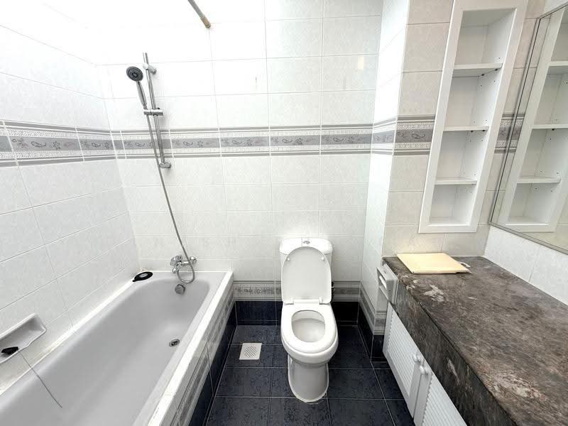 Siglap Center, 55 Siglap Road, East Coast / Marine Parade, 3 Bedrooms, 1,290 sqft, Apartment For Rent, by Dinish Sheagar, 500273965 - Bathroom - PropertyGuru.com.sg