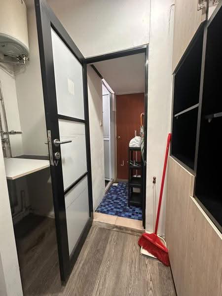 349 Jurong East Ave 1, Boon Lay / Jurong / Tuas, 587 sqft, Shop / Shophouse For Rent, by Wang Jing, 500273972 - Entrance - CommercialGuru.com.sg