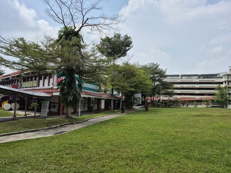 349 Jurong East Ave 1, Boon Lay / Jurong / Tuas, 587 sqft, Shop / Shophouse For Rent, by Wang Jing, 500273972 - Exterior - CommercialGuru.com.sg