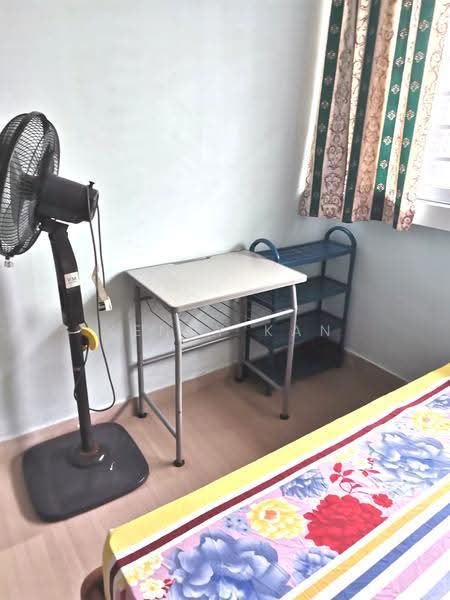 8 Kim Tian Place, 8 Kim Tian Place, Alexandra / Commonwealth, Room Rental, 100 sqft, HDB Flat For Rent, by Kenny Kan, 500273978 - Bedroom - PropertyGuru.com.sg