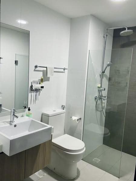 Lake Life, 12 Tao Ching Road, Boon Lay / Jurong / Tuas, 3 Bedrooms, 1,119 sqft, Condominium For Sale, by Eng Wee Han, Clarence, 500273989 - Bathroom - PropertyGuru.com.sg