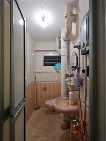 854 Woodlands Street 83, 854 Woodlands Street 83, Admiralty / Woodlands, 3 Bedrooms, 1,119 sqft, HDB Flat For Sale, by Annie Huang, 500273994 - Bathroom - PropertyGuru.com.sg