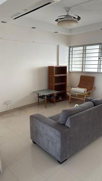 274 Tampines Street 22, 274 Tampines Street 22, Pasir Ris / Tampines, 2 Bedrooms, 774 sqft, HDB Flat For Sale, by Julius WL Fock, 500273996 - Living Room - PropertyGuru.com.sg