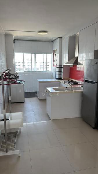 274 Tampines Street 22, 274 Tampines Street 22, Pasir Ris / Tampines, 2 Bedrooms, 774 sqft, HDB Flat For Sale, by Julius WL Fock, 500273996 - Kitchen - PropertyGuru.com.sg