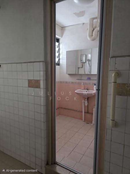 230 Lorong 8 Toa Payoh, 230 Lorong 8 Toa Payoh, Balestier / Toa Payoh, 3 Bedrooms, 1,227 sqft, HDB Flat For Sale, by Julius WL Fock, 500274014 - Bathroom - PropertyGuru.com.sg