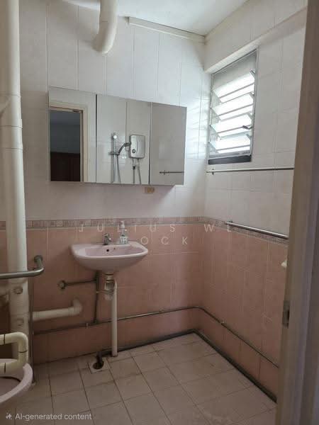 230 Lorong 8 Toa Payoh, 230 Lorong 8 Toa Payoh, Balestier / Toa Payoh, 3 Bedrooms, 1,227 sqft, HDB Flat For Sale, by Julius WL Fock, 500274014 - Bathroom - PropertyGuru.com.sg