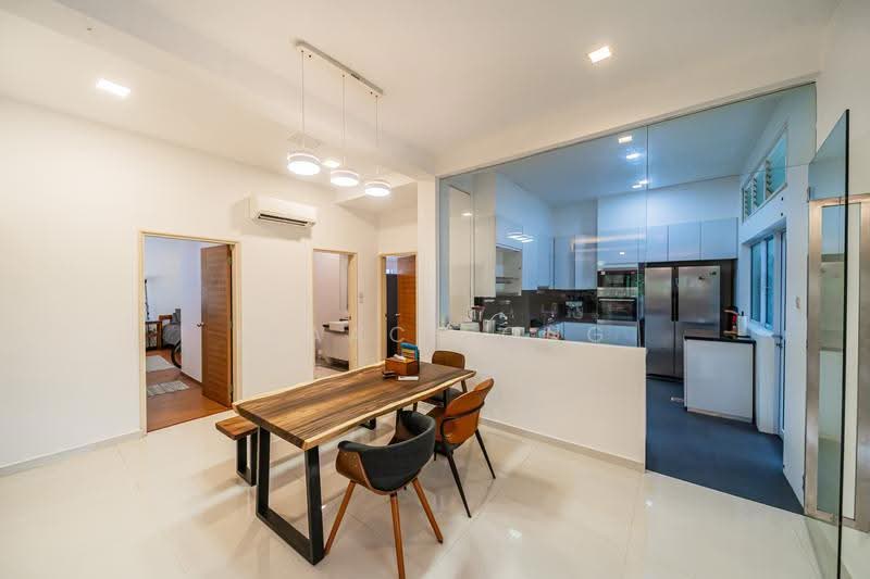 Clementi Park, 123 Sunset Way, Clementi Park / Upper Bukit Timah, 3 Bedrooms, 1,796 sqft, Condominium For Sale, by Izaac Fong, 500274023 - Dining Room - PropertyGuru.com.sg