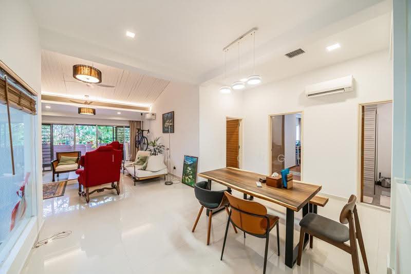 Clementi Park, 123 Sunset Way, Clementi Park / Upper Bukit Timah, 3 Bedrooms, 1,796 sqft, Condominium For Sale, by Izaac Fong, 500274023 - Living Room - PropertyGuru.com.sg