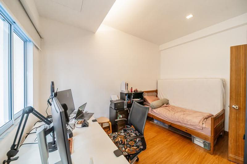 Clementi Park, 123 Sunset Way, Clementi Park / Upper Bukit Timah, 3 Bedrooms, 1,796 sqft, Condominium For Sale, by Izaac Fong, 500274023 - Bedroom - PropertyGuru.com.sg