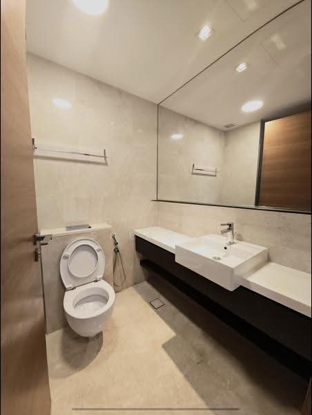 Altez, 16 Enggor Street, Chinatown / Tanjong Pagar, 2 Bedrooms, 1,109 sqft, Condominium For Sale, by Dinish Sheagar, 500274026 - Bathroom - PropertyGuru.com.sg