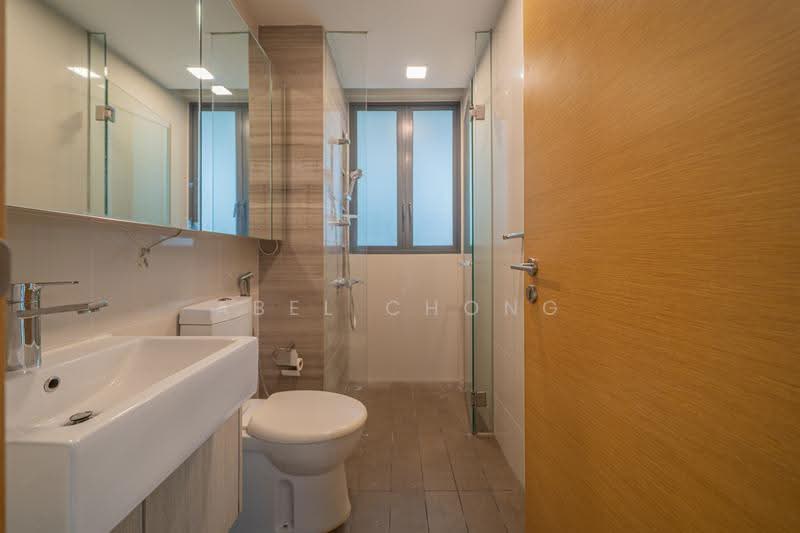 Hedges Park Condominium, 71 Flora Drive, Changi Airport / Changi Village, 2 Bedrooms, 915 sqft, Condominium For Sale, by Abel Chong, 500274030 - Bathroom - PropertyGuru.com.sg