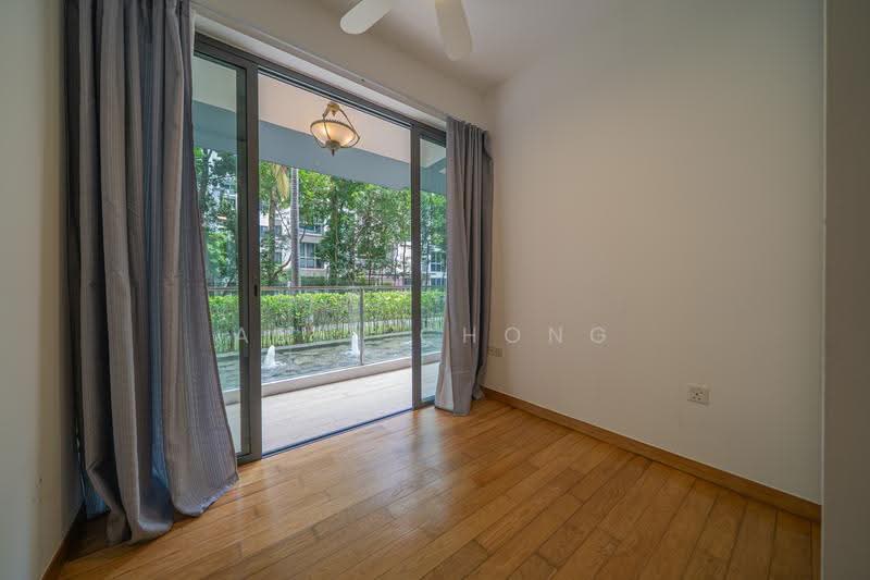 Hedges Park Condominium, 71 Flora Drive, Changi Airport / Changi Village, 2 Bedrooms, 915 sqft, Condominium For Sale, by Abel Chong, 500274030 - Balcony - PropertyGuru.com.sg