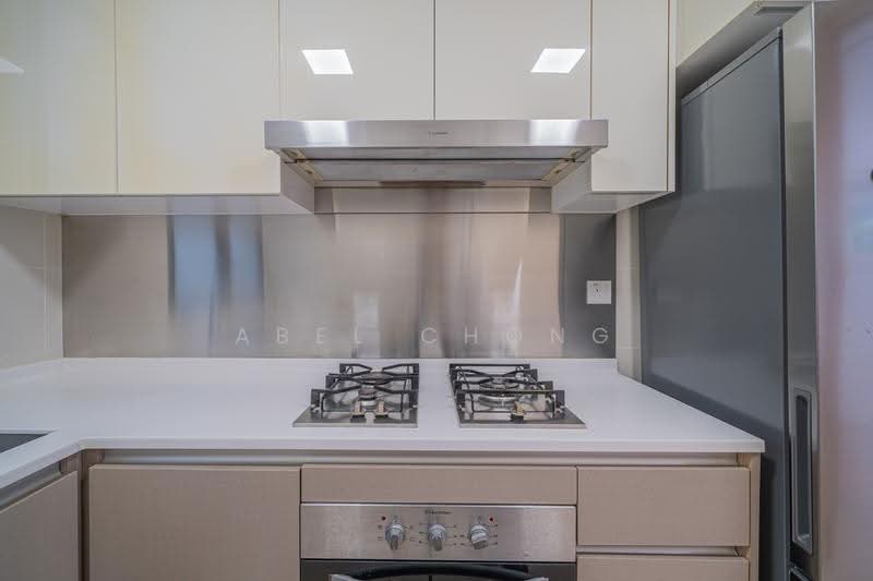 Hedges Park Condominium, 71 Flora Drive, Changi Airport / Changi Village, 2 Bedrooms, 915 sqft, Condominium For Sale, by Abel Chong, 500274030 - Kitchen - PropertyGuru.com.sg