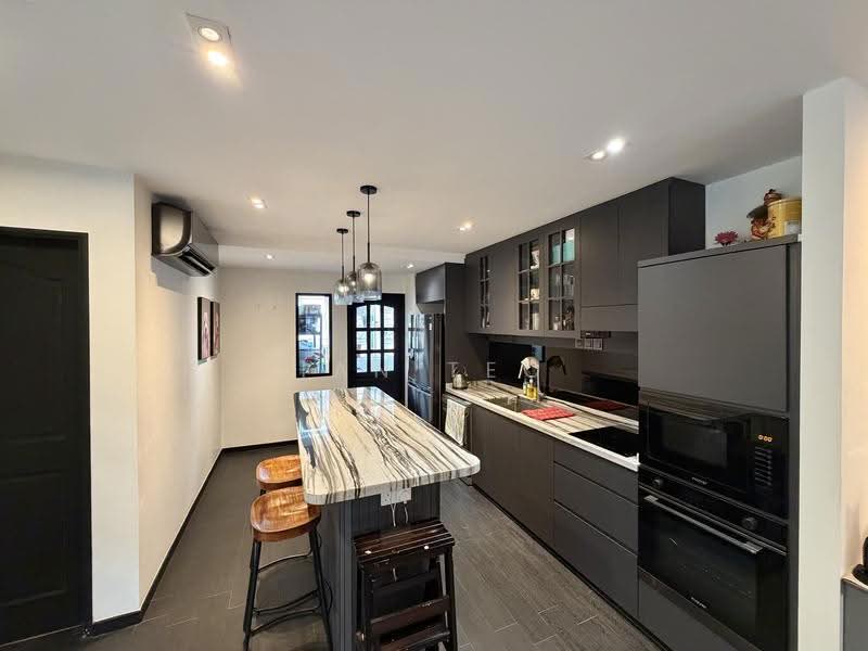 Hillview 128, 124 Hillview Avenue, Dairy Farm / Bukit Panjang / Choa Chu Kang, 3 Bedrooms, 1,044 sqft, Apartment For Sale, by Ian Teo, 500274040 - Kitchen - PropertyGuru.com.sg