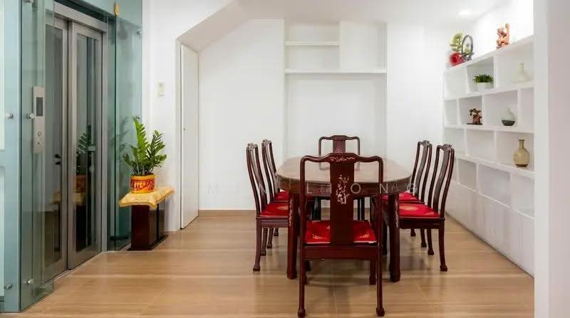 Upper Thomson road Thomson Ang Mo Kio, Ang Mo Kio / Bishan / Thomson, 4 Bedrooms, 3,000 sqft, Semi-Detached House For Sale, by Feemin Liong, 500274057 - Dining Room - PropertyGuru.com.sg