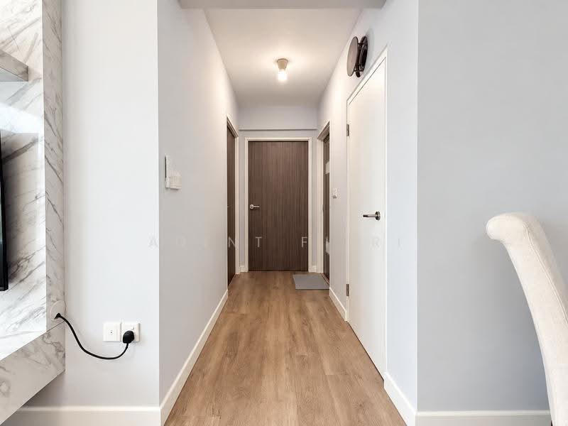 316B Yishun Greenwalk, 316B Yishun Avenue 9, Sembawang / Yishun, 2 Bedrooms, 721 sqft, HDB Flat For Sale, by Agent Fitri, 500274066 - Corridor - PropertyGuru.com.sg
