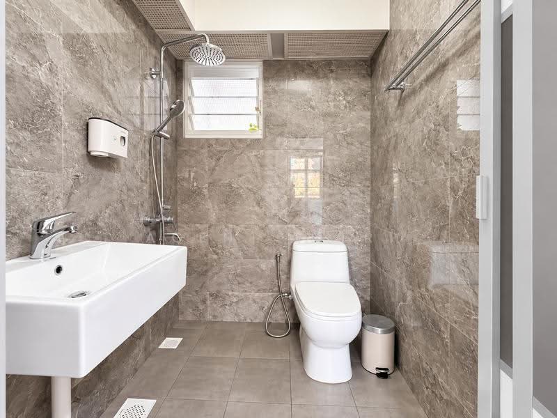 316B Yishun Greenwalk, 316B Yishun Avenue 9, Sembawang / Yishun, 2 Bedrooms, 721 sqft, HDB Flat For Sale, by Agent Fitri, 500274066 - Bathroom - PropertyGuru.com.sg