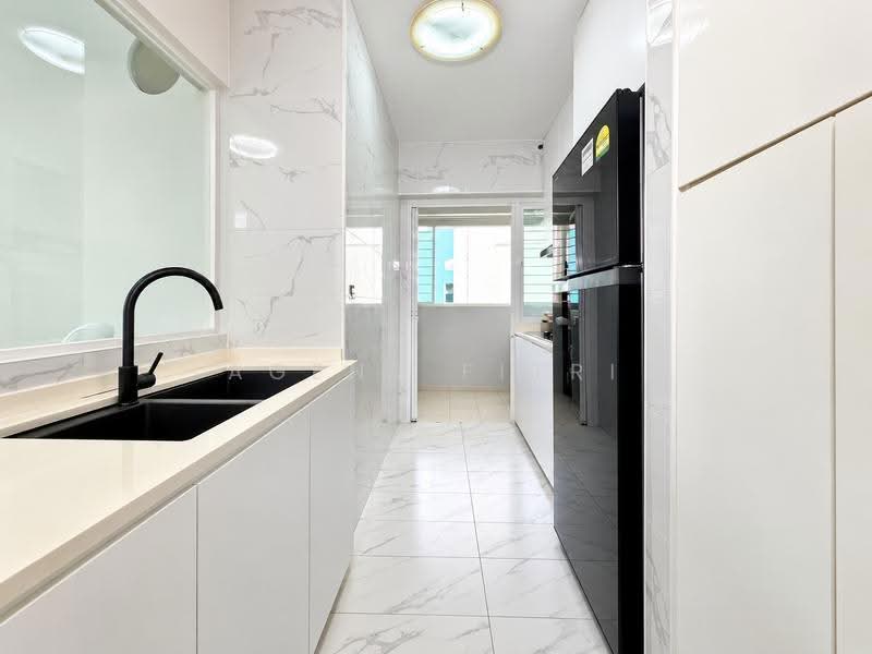316B Yishun Greenwalk, 316B Yishun Avenue 9, Sembawang / Yishun, 2 Bedrooms, 721 sqft, HDB Flat For Sale, by Agent Fitri, 500274066 - Kitchen - PropertyGuru.com.sg