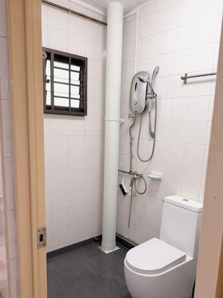 553 Woodlands Drive 44, 553 Woodlands Drive 44, Admiralty / Woodlands, 3 Bedrooms, 1,076 sqft, HDB Flat For Rent, by Martin Du, 500274067 - Bathroom - PropertyGuru.com.sg