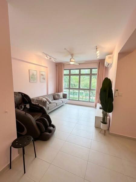 684B Edgedale Plains, 684B Edgedale Plains, Hougang / Punggol / Sengkang, 3 Bedrooms, 1,001 sqft, HDB Flat For Rent, by Angie Lim, 500274069 - Living Room - PropertyGuru.com.sg
