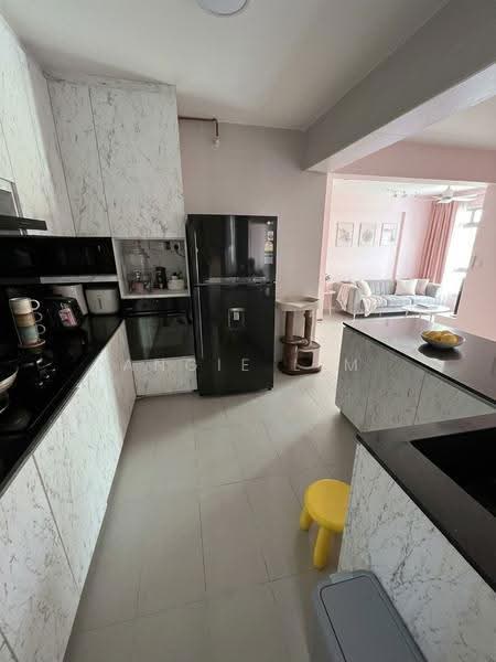 684B Edgedale Plains, 684B Edgedale Plains, Hougang / Punggol / Sengkang, 3 Bedrooms, 1,001 sqft, HDB Flat For Rent, by Angie Lim, 500274069 - Kitchen - PropertyGuru.com.sg