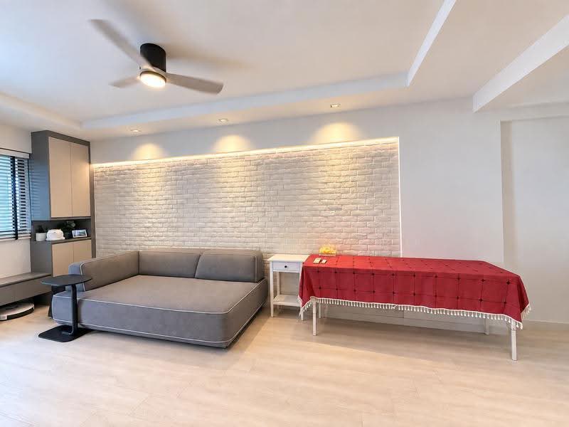 151 Ang Mo Kio Avenue 5, 151 Ang Mo Kio Avenue 5, Ang Mo Kio / Bishan / Thomson, 2 Bedrooms, 732 sqft, HDB Flat For Sale, by Sharlene Teo, 500274077 - Living Room - PropertyGuru.com.sg