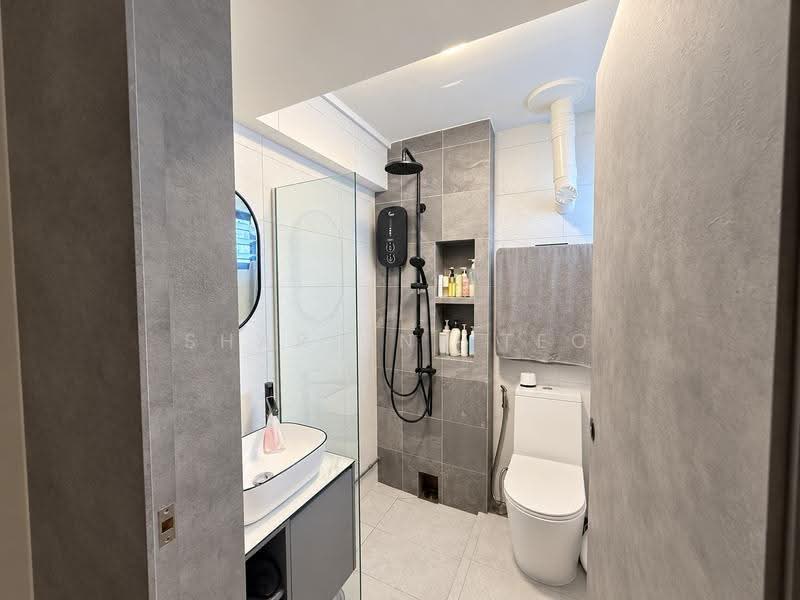 151 Ang Mo Kio Avenue 5, 151 Ang Mo Kio Avenue 5, Ang Mo Kio / Bishan / Thomson, 2 Bedrooms, 732 sqft, HDB Flat For Sale, by Sharlene Teo, 500274077 - Master Bathroom - PropertyGuru.com.sg
