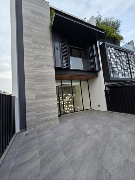 Sembawang Straits Estate, 23 23, Sembawang / Yishun, 5 Bedrooms, 4,834 sqft, Terraced House For Sale, by Jane Ee, 500274081 - PropertyGuru.com.sg