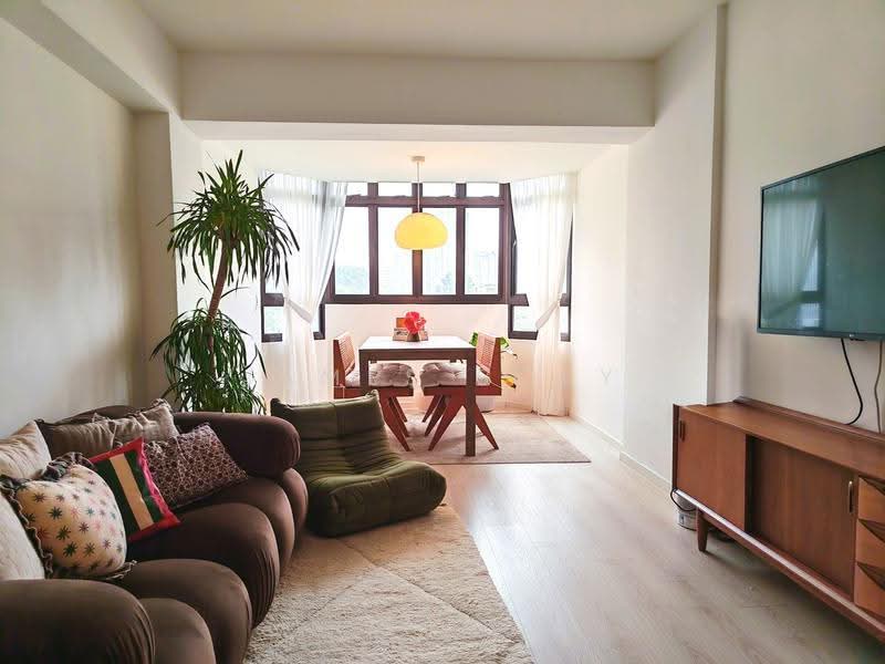 69 Moulmein Road, 69 Moulmein Road, Newton / Novena, 3 Bedrooms, 904 sqft, HDB Flat For Sale, by James Boey, 500274083 - Living Room - PropertyGuru.com.sg