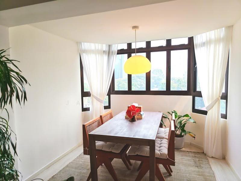 69 Moulmein Road, 69 Moulmein Road, Newton / Novena, 3 Bedrooms, 904 sqft, HDB Flat For Sale, by James Boey, 500274083 - Dining Room - PropertyGuru.com.sg