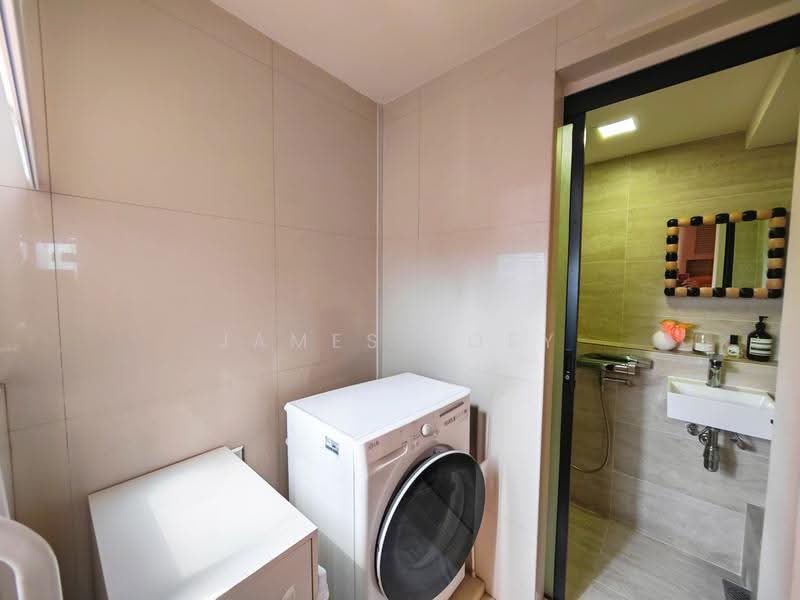 69 Moulmein Road, 69 Moulmein Road, Newton / Novena, 3 Bedrooms, 904 sqft, HDB Flat For Sale, by James Boey, 500274083 - Bathroom - PropertyGuru.com.sg