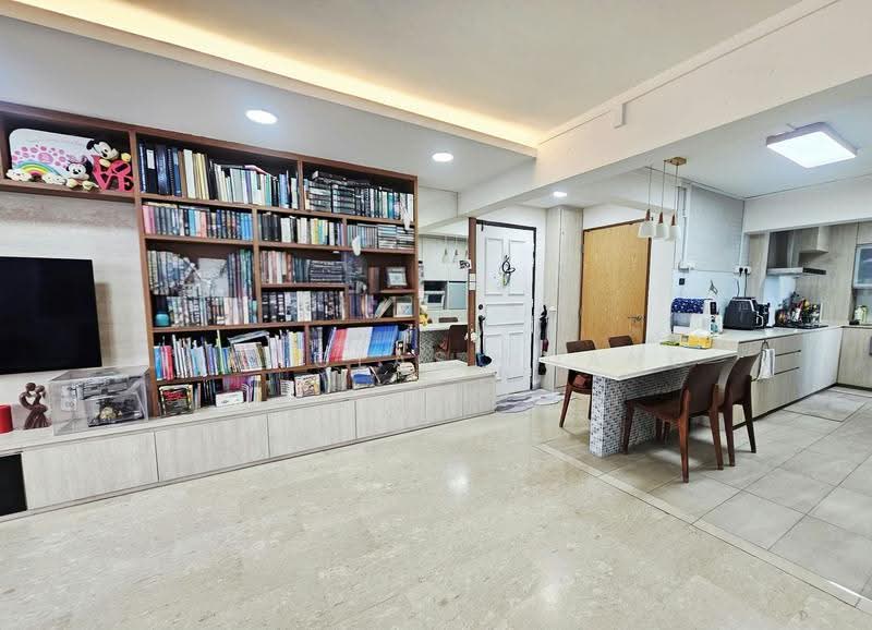 714 Ang Mo Kio Avenue 6, 714 Ang Mo Kio Avenue 6, Ang Mo Kio / Bishan / Thomson, 3 Bedrooms, 1,281 sqft, HDB Flat For Sale, by Nicholas Huang, 500274084 - Living Room - PropertyGuru.com.sg