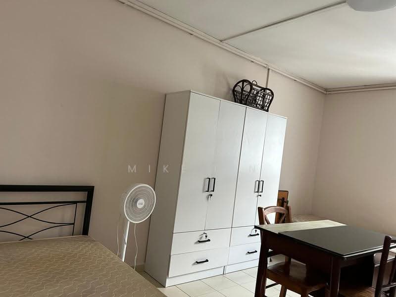 879 Tampines Avenue 8, 879 Tampines Avenue 8, Pasir Ris / Tampines, Room Rental, 250 sqft, HDB Flat For Rent, by Mike Tan, 500274106 - Bedroom - PropertyGuru.com.sg