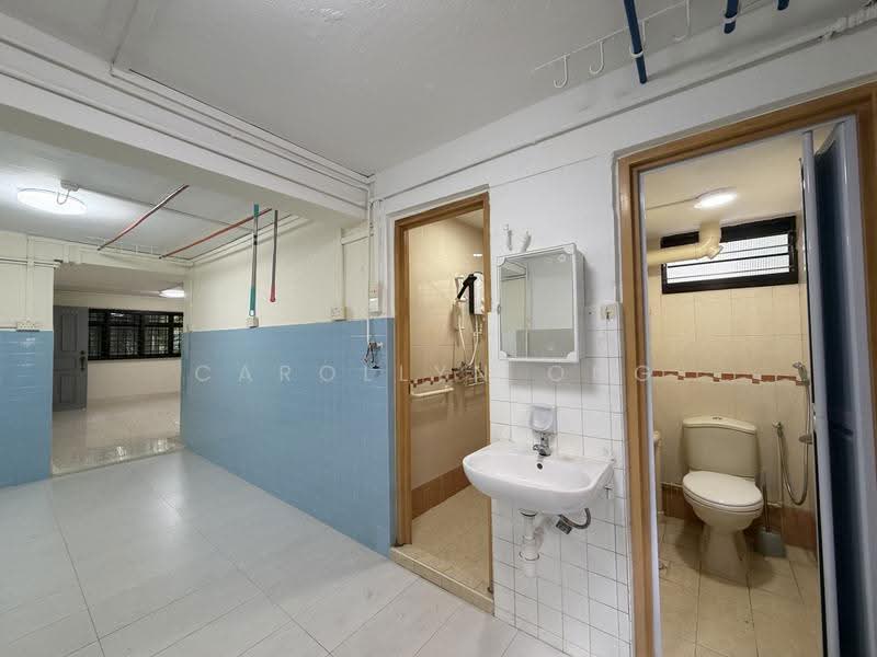 15 Ghim Moh Road, 15 Ghim Moh Road, Tanglin / Holland / Bukit Timah, 3 Bedrooms, 883 sqft, HDB Flat For Sale, by Carollyn Ong, 500274108 - Bathroom - PropertyGuru.com.sg