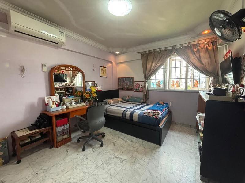 301 Jurong East Street 32, 301 Jurong East Street 32, Boon Lay / Jurong / Tuas, 2 Bedrooms, 904 sqft, HDB Flat For Sale, by Alberta Lee, 500274116 - Bedroom - PropertyGuru.com.sg