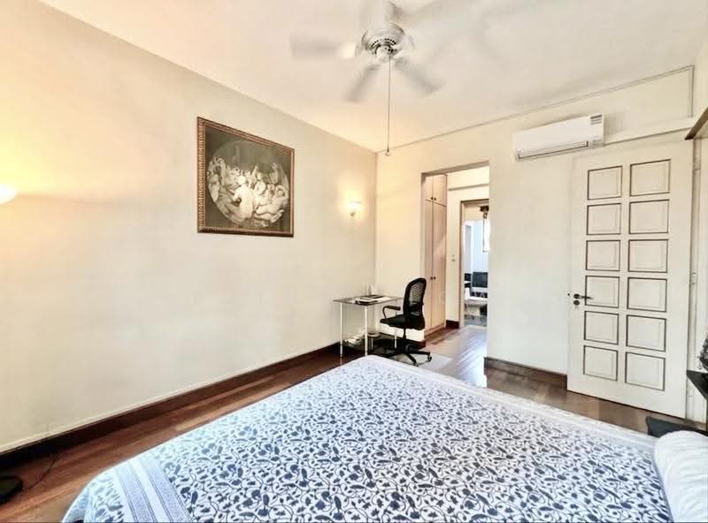 Pebble Bay, 130 Tanjong Rhu Road, East Coast / Marine Parade, 2 Bedrooms, 1,280 sqft, Condominium For Sale, by Esther Low, 500274122 - Master Bedroom - PropertyGuru.com.sg